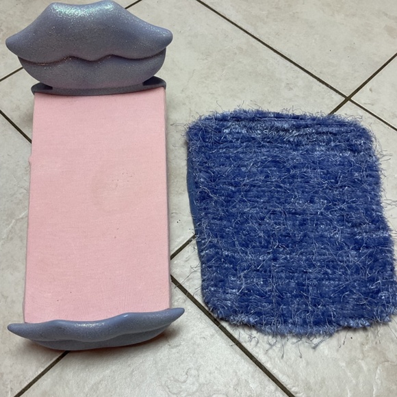 Bratz Funky Fashion Furniture Lip Bed 2000s Y2K - Picture 6 of 9